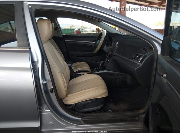 5NPD84LF0HH102155 2017 HYUNDAI ELANTRA Gray Widok wnętrza z przodu