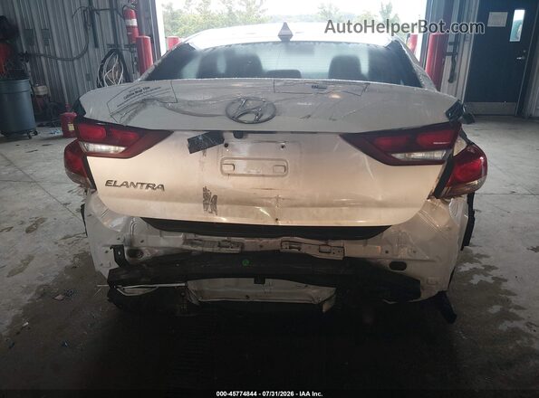 5NPD84LF0HH104231 2017 HYUNDAI ELANTRA White Widok z przodu