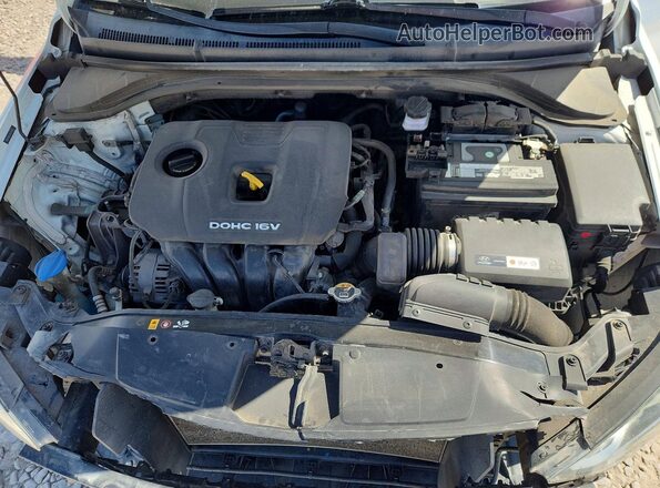 5NPD84LF0HH121952 2017 HYUNDAI ELANTRA White Vista interior trasera