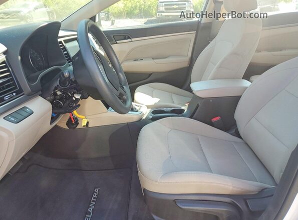 5NPD84LF0HH128819 2017 HYUNDAI ELANTRA White Front interior view