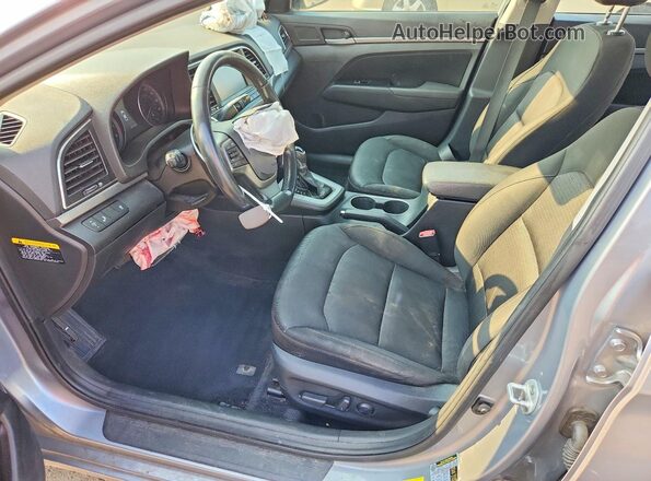5NPD84LF0HH132479 2017 HYUNDAI ELANTRA Silver Вид салону спереду