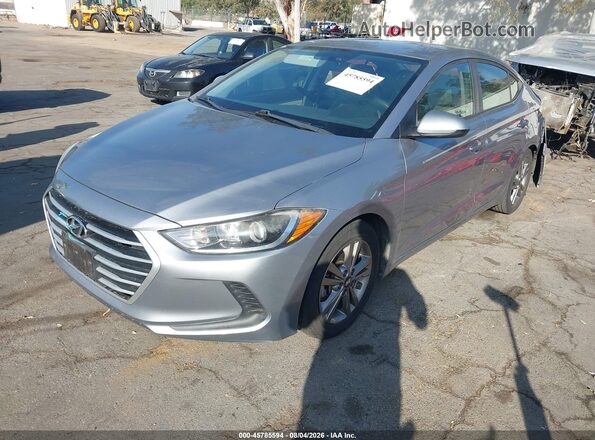 5NPD84LF0HH180922 2017 HYUNDAI ELANTRA Серебряный Передняя левая четверть