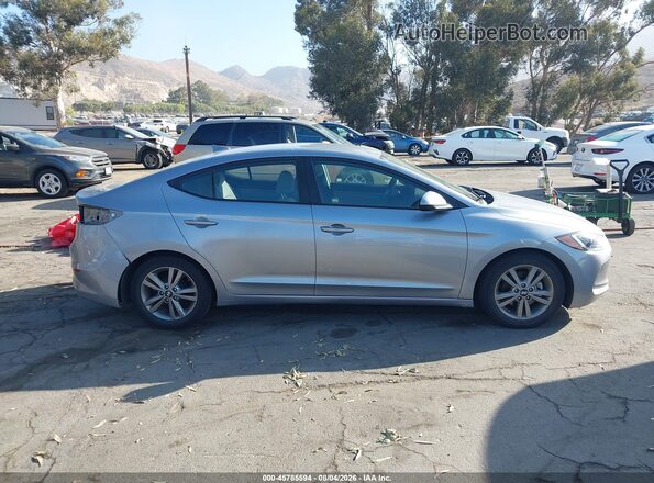 5NPD84LF0HH180922 2017 HYUNDAI ELANTRA Серебряный Вид задней части салона