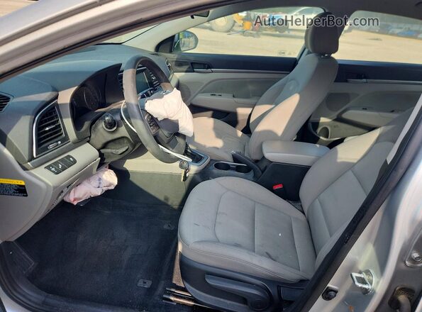 5NPD84LF0JH238663 2018 HYUNDAI ELANTRA Серебряный Вид салона спереди