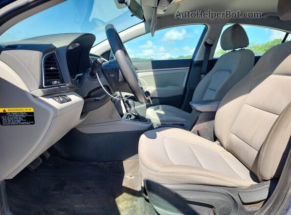 5NPD84LF0JH339430 2018 HYUNDAI ELANTRA Blue Front interior view