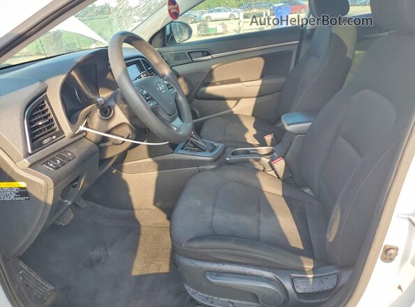 5NPD84LF0JH341226 2018 HYUNDAI ELANTRA Белый Вид салона спереди