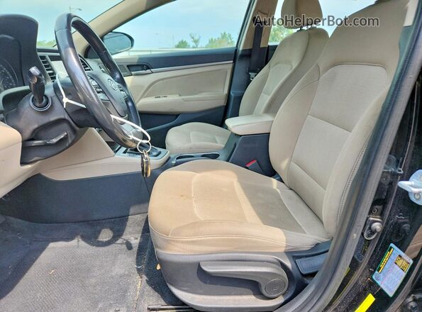 5NPD84LF0JH393035 2018 HYUNDAI ELANTRA Black Front interior view