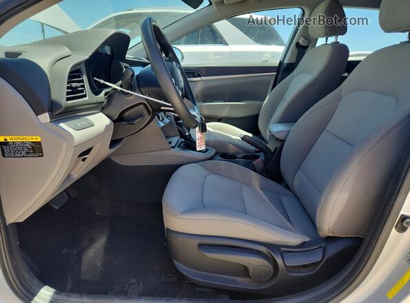 5NPD84LF0KH413124 2019 HYUNDAI ELANTRA Серебряный Вид салона спереди