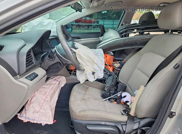 5NPD84LF0LH557676 2020 HYUNDAI ELANTRA Silver Widok wnętrza z przodu