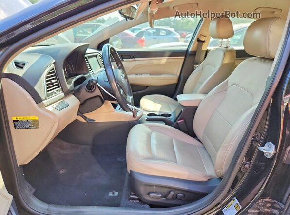 5NPD84LF1HH055217 2017 HYUNDAI ELANTRA Black წინა სალონის ხედი