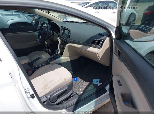 5NPD84LF1HH059168 2017 HYUNDAI ELANTRA Белый Вид салона спереди