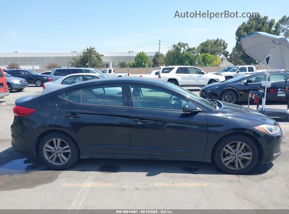5NPD84LF1HH144060 2017 HYUNDAI ELANTRA Black Սալոնի հետևի տեսք
