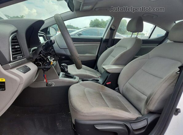 5NPD84LF1HH156936 2017 HYUNDAI ELANTRA White Front interior view