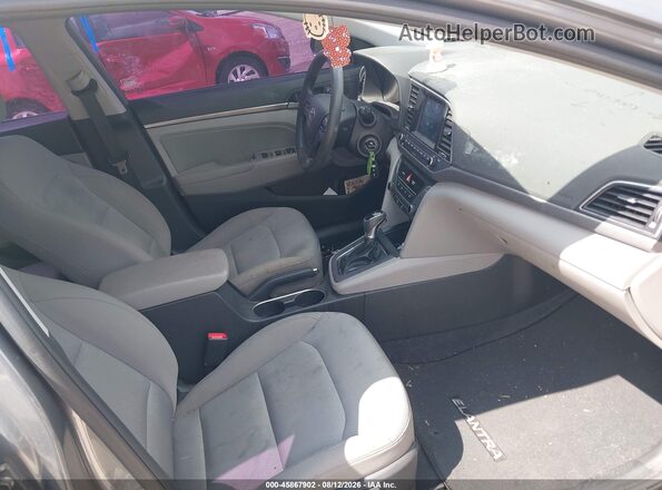 5NPD84LF1JH250160 2018 HYUNDAI ELANTRA Gray Front interior view