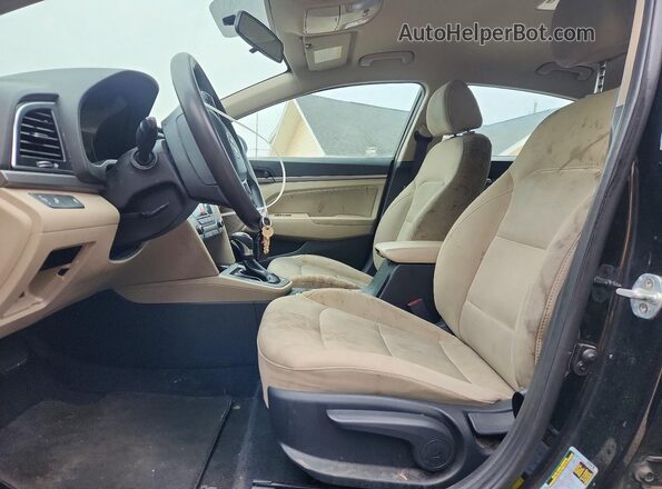 5NPD84LF1JH281733 2018 HYUNDAI ELANTRA Black წინა სალონის ხედი