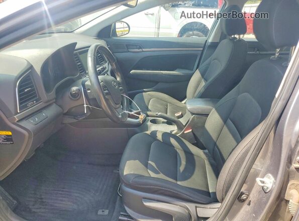 5NPD84LF1JH322586 2018 HYUNDAI ELANTRA Серый Вид салона спереди