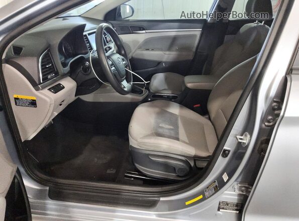 5NPD84LF2HH004406 2017 HYUNDAI ELANTRA Серебряный Вид салона спереди