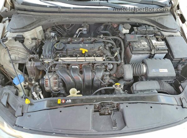 5NPD84LF2HH017706 2017 HYUNDAI ELANTRA Silver Rear interior view