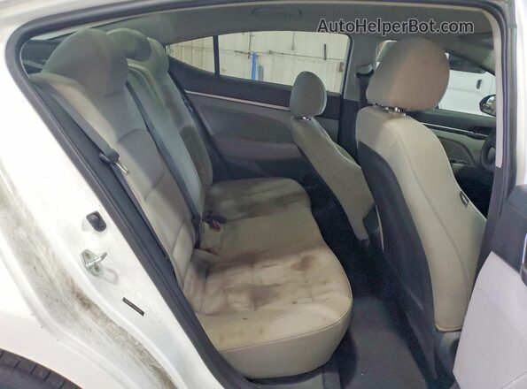 5NPD84LF2HH044906 2017 HYUNDAI ELANTRA White Հետևի նստատեղերի տեսք