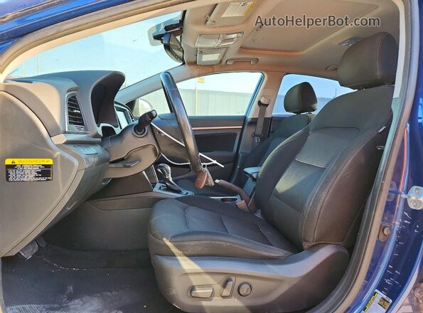 5NPD84LF2HH116378 2017 HYUNDAI ELANTRA Blue Front interior view