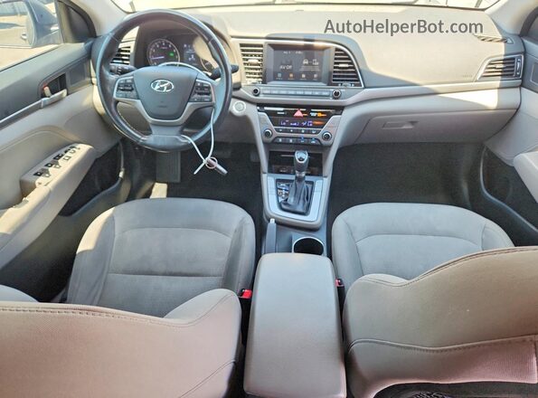 5NPD84LF2JH270272 2018 HYUNDAI ELANTRA Charcoal Dashboard view