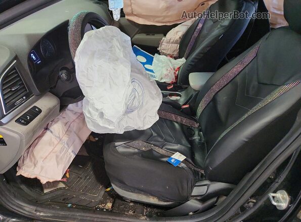 5NPD84LF2JH279005 2018 HYUNDAI ELANTRA Черный Вид салона спереди