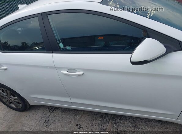 5NPD84LF2JH329319 2018 HYUNDAI ELANTRA White Rear interior view