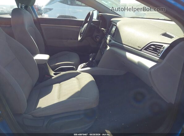 5NPD84LF2JH336500 2018 HYUNDAI ELANTRA Синий Вид салона спереди