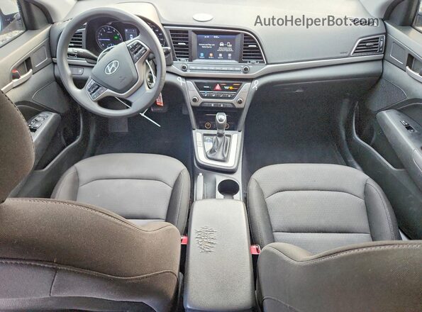 5NPD84LF2JH345746 2018 HYUNDAI ELANTRA White Вид панелі приладів