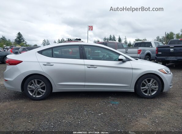 5NPD84LF2JH387849 2018 HYUNDAI ELANTRA Silver Rear interior view