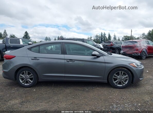 5NPD84LF2JH392646 2018 HYUNDAI ELANTRA Gray Rear interior view