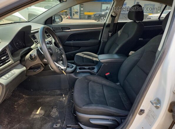 5NPD84LF2KH484289 2019 HYUNDAI ELANTRA Белый Вид салона спереди
