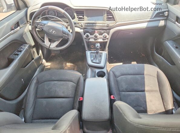 5NPD84LF2KH484289 2019 HYUNDAI ELANTRA Белый Вид панели приборов