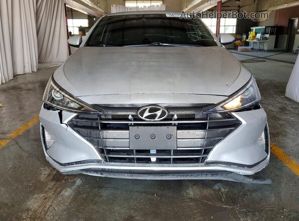5NPD84LF2LH527336 2020 HYUNDAI ELANTRA Серебряный Вид спереди