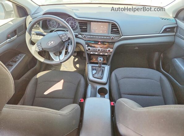 5NPD84LF2LH540622 2020 HYUNDAI ELANTRA Серебряный Вид панели приборов