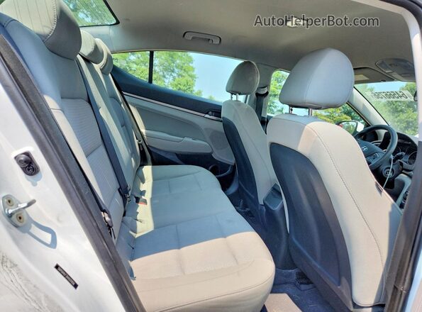 5NPD84LF3HH031856 2017 HYUNDAI ELANTRA White Vista de los asientos traseros