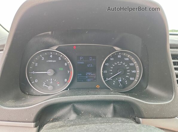 5NPD84LF3HH034420 2017 HYUNDAI ELANTRA Blue Instrument cluster view