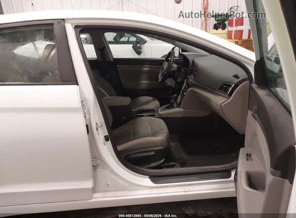 5NPD84LF3HH207434 2017 HYUNDAI ELANTRA White Widok wnętrza z przodu