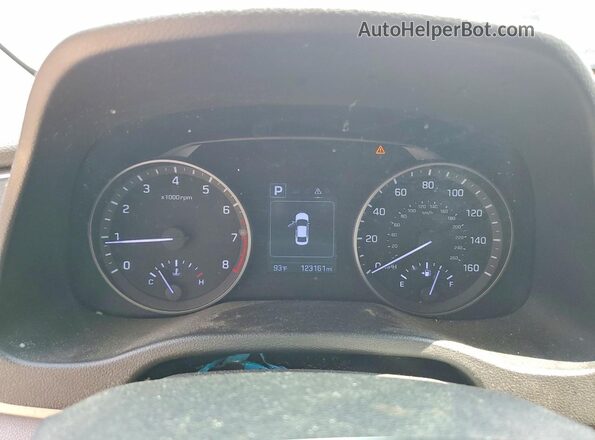5NPD84LF3JH218858 2018 HYUNDAI ELANTRA Silver ხელსაწყოთა პანელის ხედი