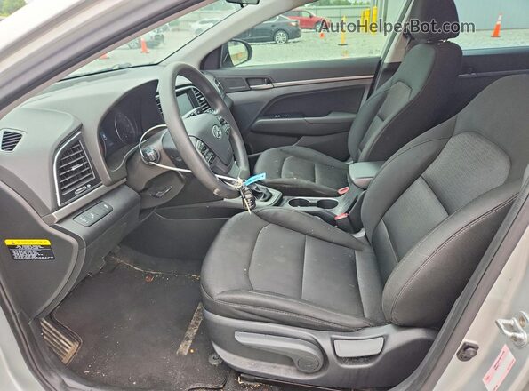 5NPD84LF3JH262228 2018 HYUNDAI ELANTRA Silver Front interior view