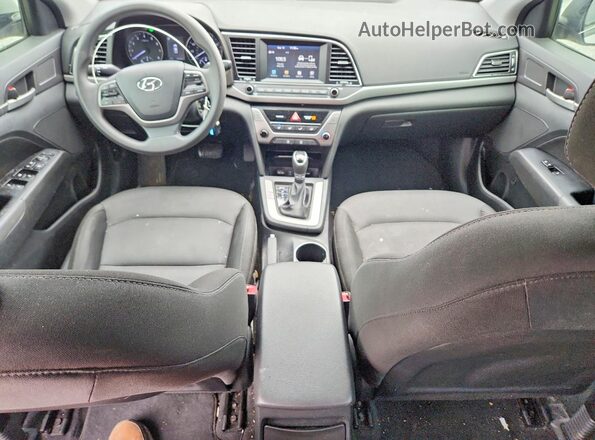 5NPD84LF3JH262228 2018 HYUNDAI ELANTRA Silver Dashboard view