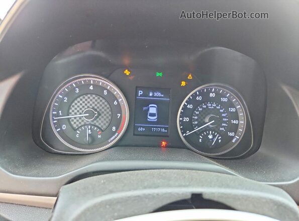 5NPD84LF3KH421041 2019 HYUNDAI ELANTRA White ხელსაწყოთა პანელის ხედი