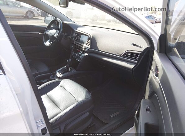 5NPD84LF3KH496693 2019 HYUNDAI ELANTRA White Вид салону спереду