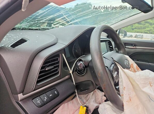 5NPD84LF3LH630233 2020 HYUNDAI ELANTRA White ხელსაწყოთა პანელის ხედი