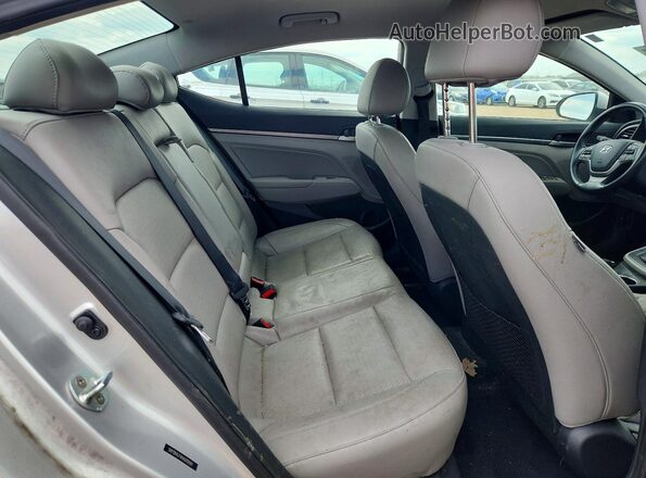 5NPD84LF4HH009901 2017 HYUNDAI ELANTRA White Հետևի նստատեղերի տեսք