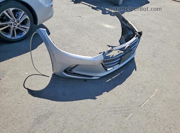 5NPD84LF4HH048651 2017 HYUNDAI ELANTRA Silver Widok komory silnika