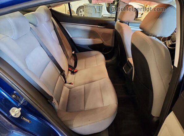 5NPD84LF4HH113580 2017 HYUNDAI ELANTRA Blue უკანა სავარძლების ხედი