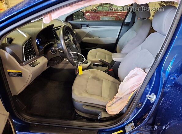5NPD84LF4HH113580 2017 HYUNDAI ELANTRA Blue წინა სალონის ხედი