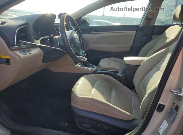 5NPD84LF4HH200010 2017 HYUNDAI ELANTRA Серебряный Вид панели приборов