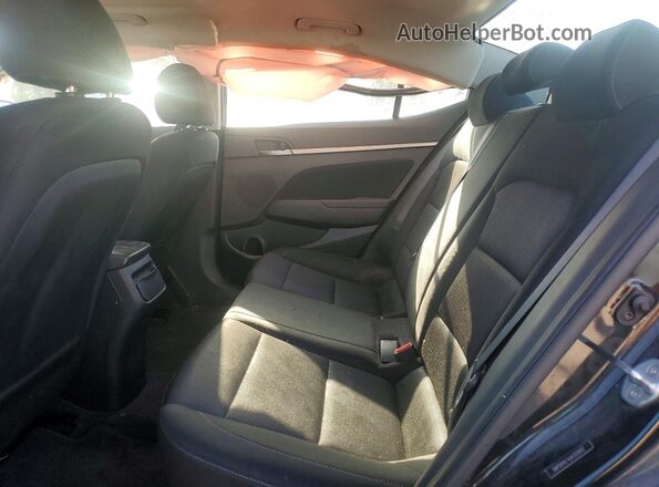 5NPD84LF4JH320802 2018 HYUNDAI ELANTRA Black Widok tylnych siedzeń